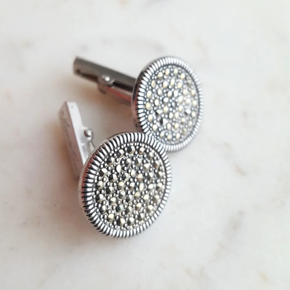 🌙Gorgeous Kenneth Cole Mercasite Cufflinks